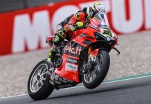 Hasil Race 1 WSBK Estoril: Bautista Ungguli Toprak di Tikungan Terakhir Alvaro Bautista