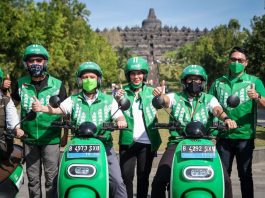 Menparekraf Resmikan Motor Listrik untuk Wisata Keliling Borobudur Grab Indonesia motor listrik Borobudur