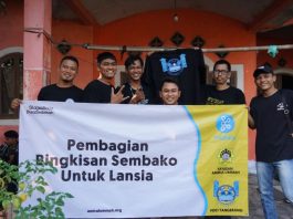 Baksos FOCI Chapter Tangerang Bagi-bagi Sembako untuk Lansia FOCI chapter Tangerang bagi-bagi sembako