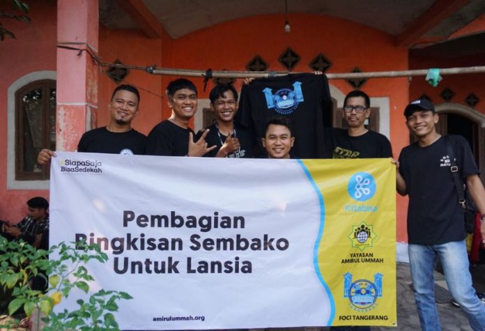 FOCI chapter Tangerang bagi-bagi sembako