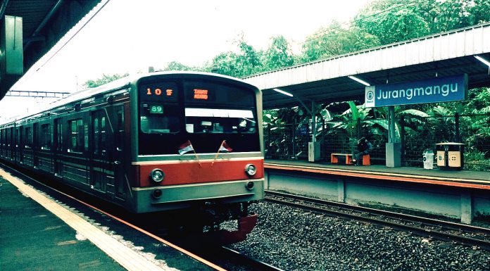 3 stasiun commuter line