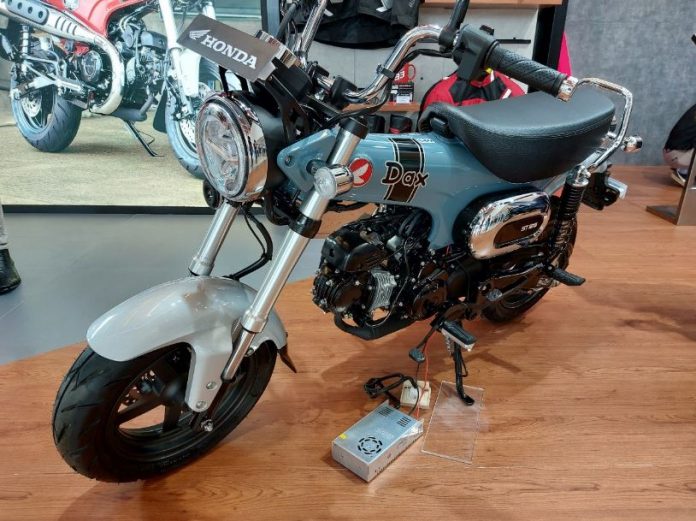 Honda ST125 Dax