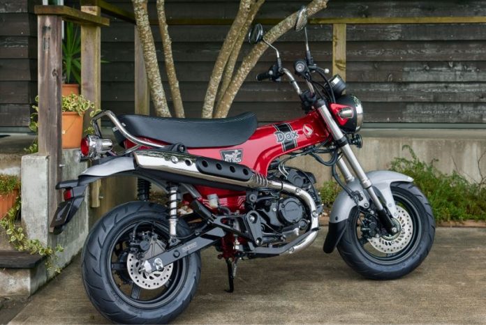 Honda ST125 Dax