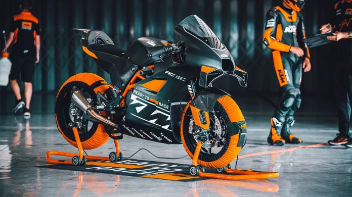 KTM RC8C 2023