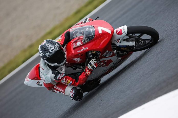 Pembalap Astra Honda kumandangkan