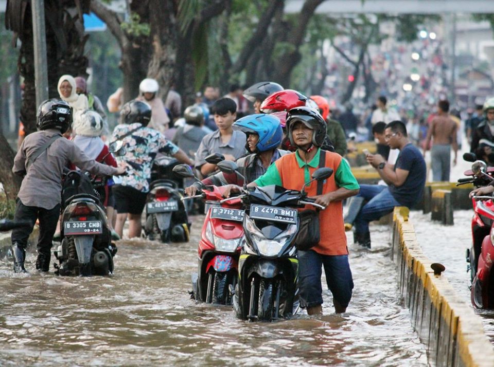 Kalau Motor Terendam Banjir, Jangan Lakukan ini