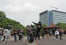 Seru-seruan SupermotoFest x NaikMotor, Diawali Riding Komunitas Supermoto Meet Ride to IIMS 2023 SupermotoFest x NaikMotor