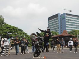 Seru-seruan SupermotoFest x NaikMotor, Diawali Riding Komunitas Supermoto Meet Ride to IIMS 2023 SupermotoFest x NaikMotor
