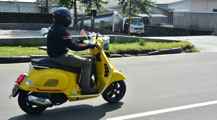 First Ride Vespa GTS Super Sport 150