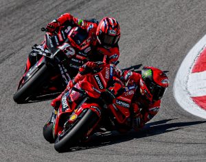 Diwarnai Aksi Marquez Terjang Oliveira, Bagnaia Menangi MotoGP Portugal