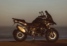 BMW Motorrad R1250GS Ultimate Edition, dengan aksesori warisan 40 tahun Spirit of GS. Foto: bmw