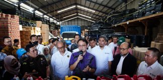 Kemendag Gerebek Pelumas Ilegal