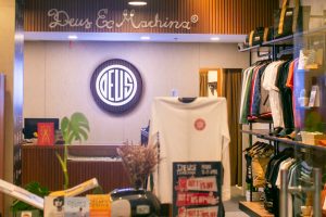 Store Deus Ex Machina di Kota Kasablanka Store Deus Ex Machina di Kota Kasablanka Berkonsep Urban Folklore