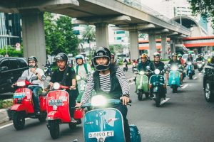 Kaka Slank Menikmati Vespa Klasik Konversi Listrik, Riding Bareng ERC