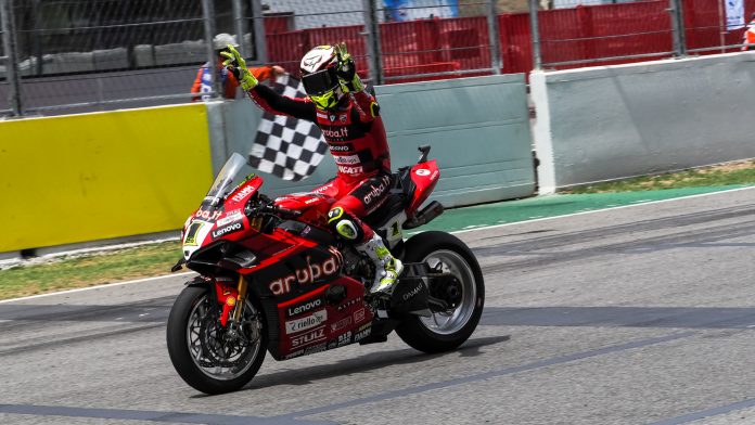 Race 2 WorldSBK 2023 Katalunya, Bautista Hattrick Lagi