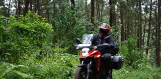 Suzuki V-Strom 250SX Unggul di Medan Off-Road Siap Berkemah