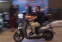 Mengecek Subsidi Sepeda Motor Listrik di Jakarta Fair 2023 Mengecek Subsidi Sepeda Motor Listrik di Jakarta Fair 2023