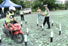 Korlantas Siap Evaluasi Praktik Uji SIM Zig-zag dan Angka 8 Korlantas Siap Evaluasi Praktik Uji SIM Zig-zag dan Angka 8