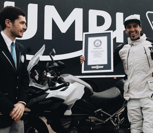 Iván Cervantes Raih Gelar Guinness World Records dengan Tiger 1200 GT Explorer Iván Cervantes Raih Gelar Guinness World Records