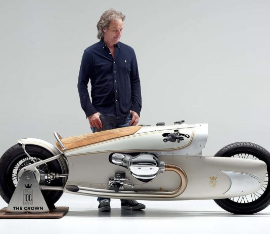The Crown, BMW R18 Custom untuk Peringati 100 Tahun BMW Motorrad BMW The Crown, R 18 Custom Peringati 100 Tahun BMW Motorrad