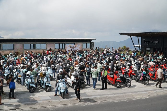 Ribuan Rider Touring Serentak, Rayakan Hari Jadi Yamaha