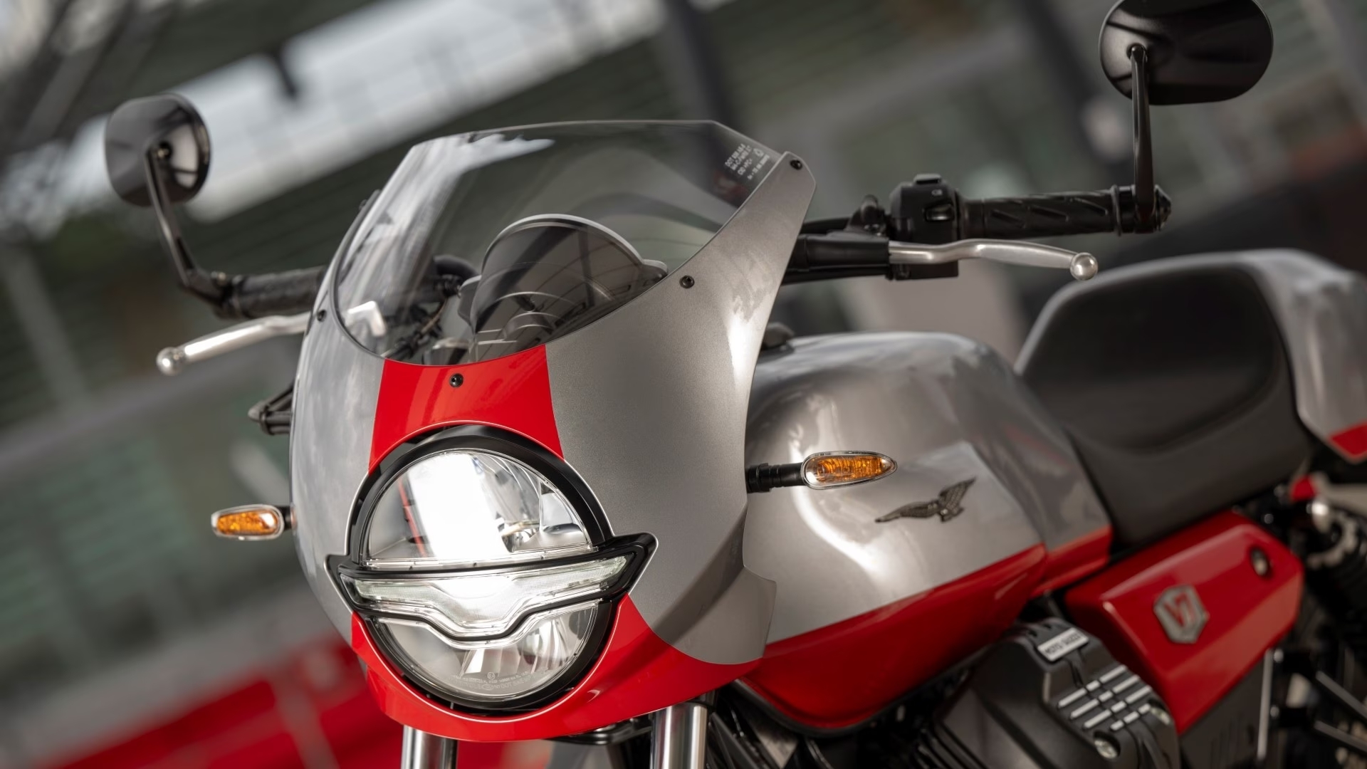 Moto Guzzi V7 Stone Corsa 2023, Perpaduan Classic dan Sporty