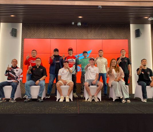 Komunitas Pemotor Honda Memeriahkan MotoGP 2023 Mandalika Sekitar 70 Pemotor Honda yang tergabung dalam komunitas dari berbagai pelosok Indonesia memeriahkan MotoGP 2023 Mandalika