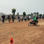 Sepeda Motor Bebek Balapan di Trek Tanah Datar, Indonesia Cub Meeting 2023