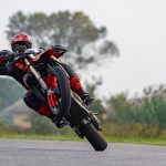 Ducati Hypermotard 698 Mono, Punya Fitur Pertama di Kelasnya