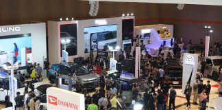 Pengunjung GIIAS 2023 Bandung