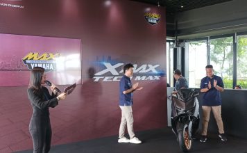 Yamaha XMax 250 Tech Max