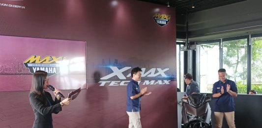 Yamaha XMax 250 Tech Max