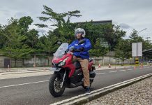 Saat Berhenti, Kaki Mana yang Harus Turun Duluan? Tips Berkendara, Kaki Mana yang Terlebih Dahulu Harus Turun?