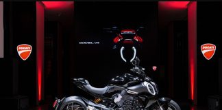 Ducati Diavel V4 Raih 2 Penghargaan di Awal 2024