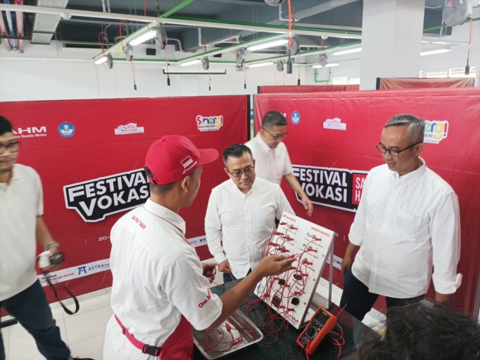 Materi Uji Sepeda Motor Listrik di Festival Vokasi Satu Hati 2024