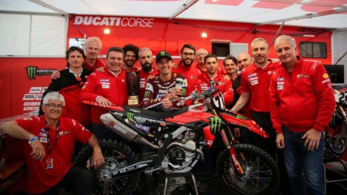 Podium Pertama Ducati Desmo450 di Debut Perdana