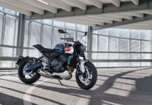 Triumph Trident Triple Tribute Spesial Edition Inspirasi Isle of Man TT Triumph Trident Triple Tribute Spesial Edision Inspirasi Dari Jagoan Balap Isle of Man TT