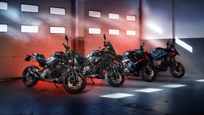 BMW F 900 R dan XR Gaya Sporty M Edisi Spesial dan Terbatas