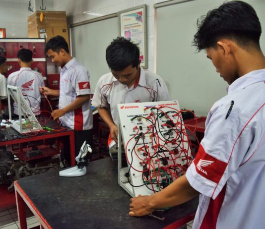 Mempersiapkan Pelajar Siap Dunia Kerja Wahana Honda Bangun Tefa Pelajar Siap Dunia Kerja
