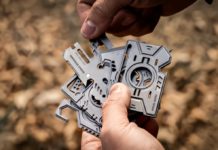 TitanSpin Multitools 80 in 1, Buat Pemotor hingga Camper TitanSpin Multitools 80 alat dalam 1 paket kartu