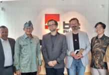 Menparekraf di Polandia Jajaki Kerja Sama Industri Games dengan 11 Bit Studios Menparekraf di Polandia Jajaki Kerja Sama Industri Gim Dengan 11 Bit Studios