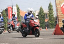 Trik 4T Untuk Pengendara Motor Saat Melewati Persimpangan Teknik 4T persimpangan
