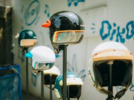 Helm Cargloss CFM Racetrack, Inspirasi dari Desain Trek Balap