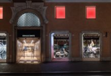 Vespa Menghiasi Kota Roma Italia, Hadirkan Kesan Fashion yang Ikonik Vespa