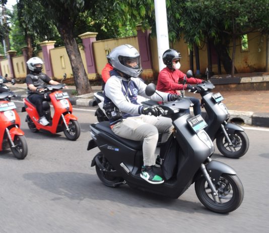 Cara Berkendara Motor Listrik Honda EM1 e: Agar Nyaman dan Aman Motor Listrik Honda EM1 e: