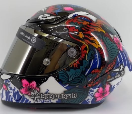 Helm HJC RPHA 1 ini Dilukis Tangan oleh Seniman Pinstriping Helm HJC RPHA 1 Pinstriping