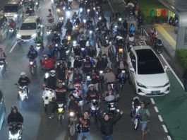 2Stroke Tangsel x NaikMotor Gelar Night Ride Awal Tahun, Dihadiri Ratusan Rider 2Stroke Tangsel x NaikMotor Gelar Night Ride Awal Tahun 2025