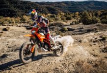 KTM Merilis Dua Adventure, Enduro R 125 dan R 390 2025, Mulai Dipasarkan Maret KTM Merilis Enduro R 125 dan R 390, Mulai Dipasarkan Maret