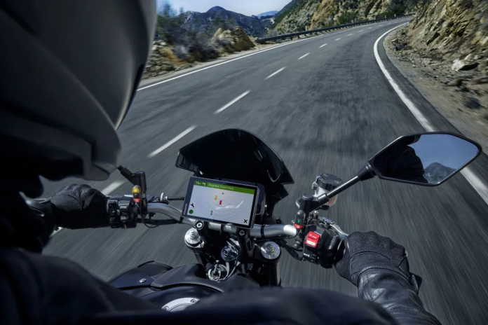 Garmin zūmo R1 Radar Hadirkan Solusi Blind Spot untuk Motor