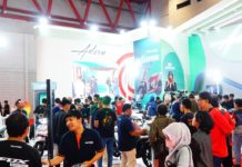 Antusiasme Pengunjung IIMS 2025 Melihat Adora, Motor Listrik Pertama Indomobil Emotor Adora Indomobil Emotor IIMS 2025